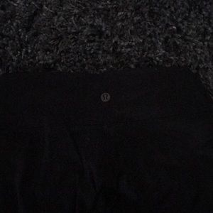 Black lulu lemon leggings
